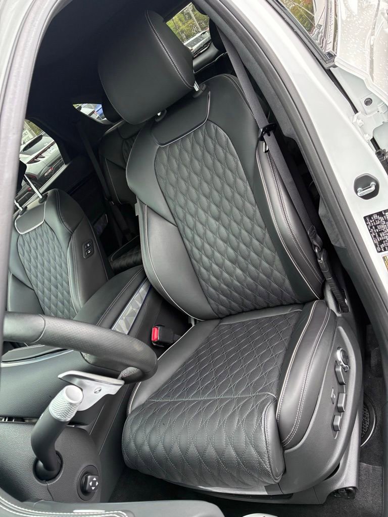 Used 2025 Genesis GV70 3.5T Sport w/ Sport Advanced Package AWD/4WD image 20