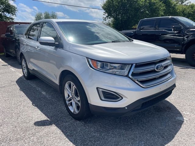Used 2018 Ford Edge Titanium w/ Technology Package FWD image 4