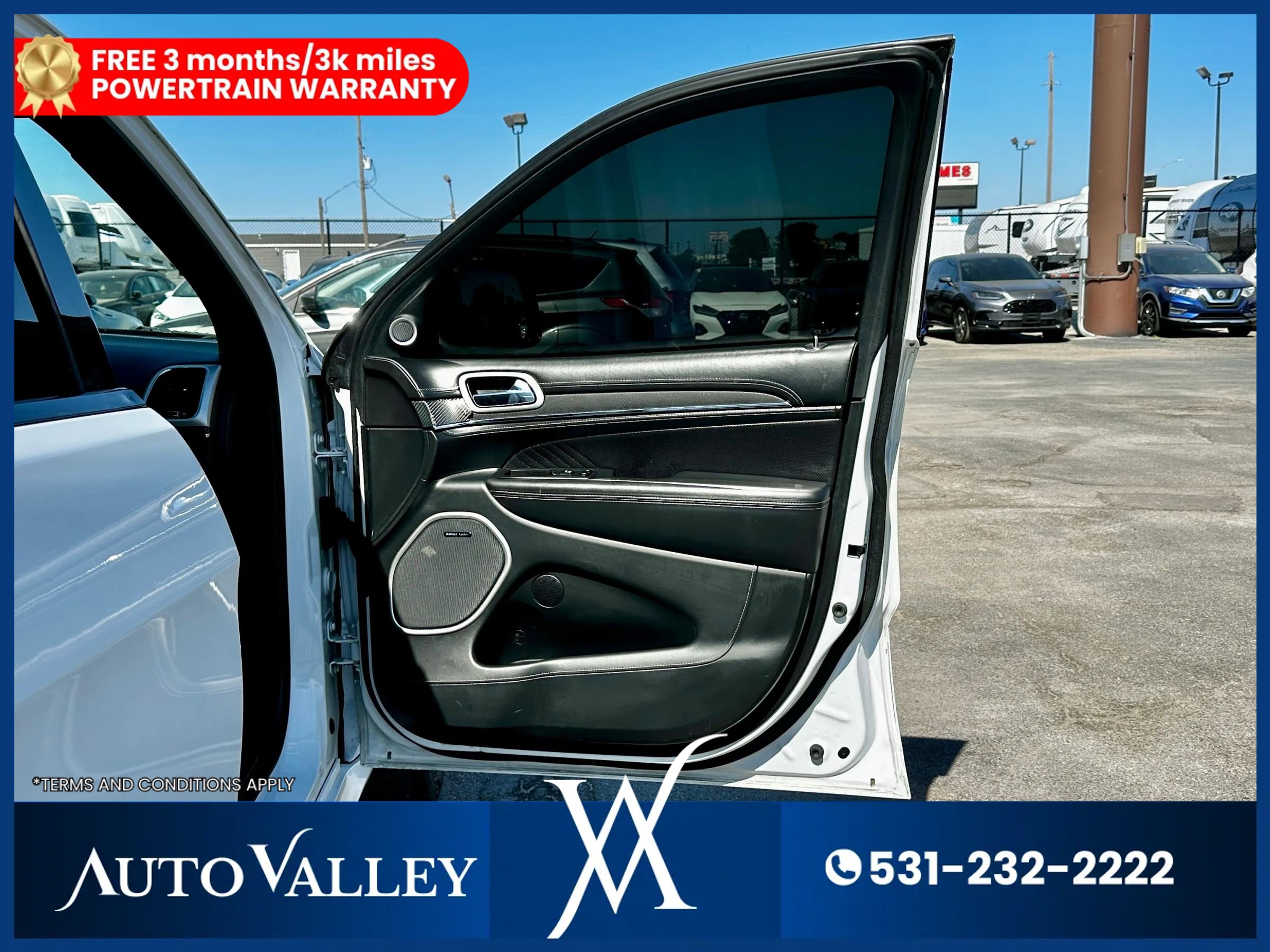 Used 2018 Jeep Grand Cherokee SRT image 15