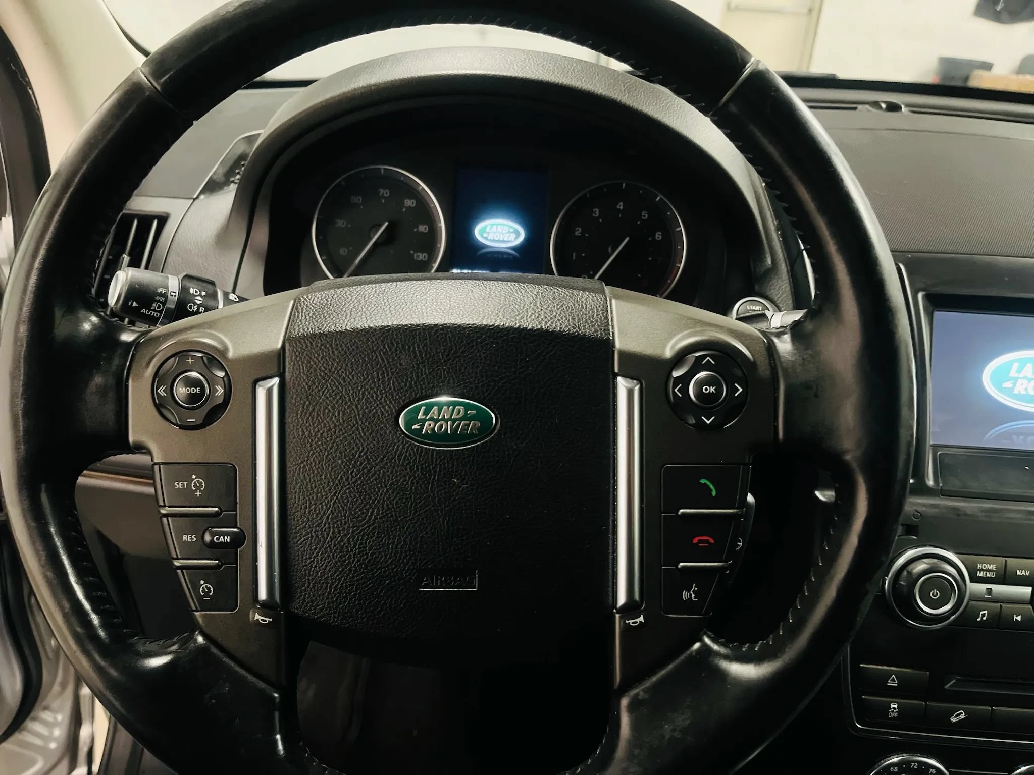 Used 2013 Land Rover LR2 HSE AWD/4WD image 18