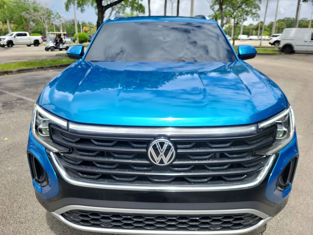 Used 2024 Volkswagen Atlas Cross Sport SE w/ Panoramic Sunroof Package FWD image 8
