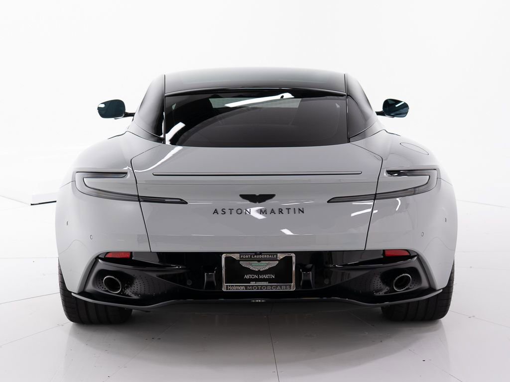 Used 2025 Aston Martin DB12 Coupe image 4