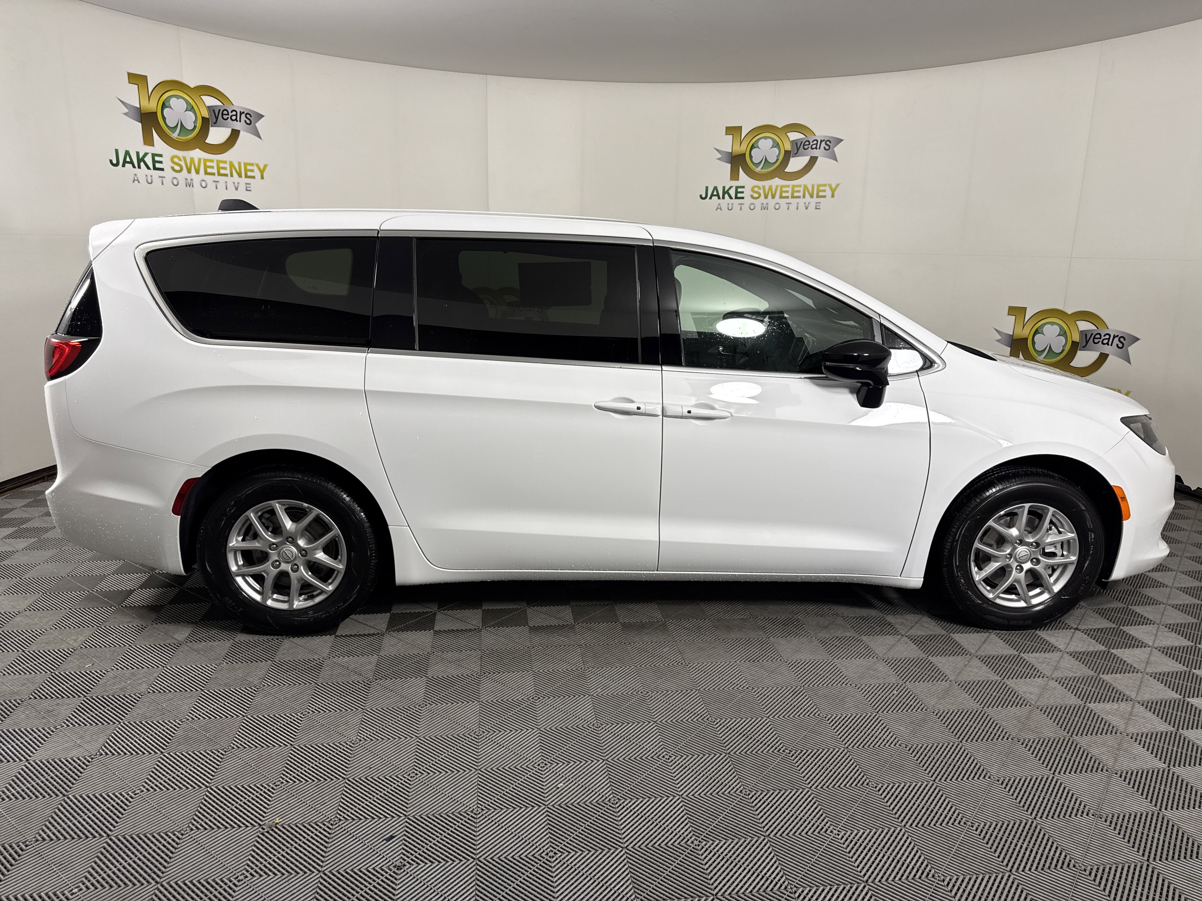 New 2026 Chrysler Voyager LX image 11