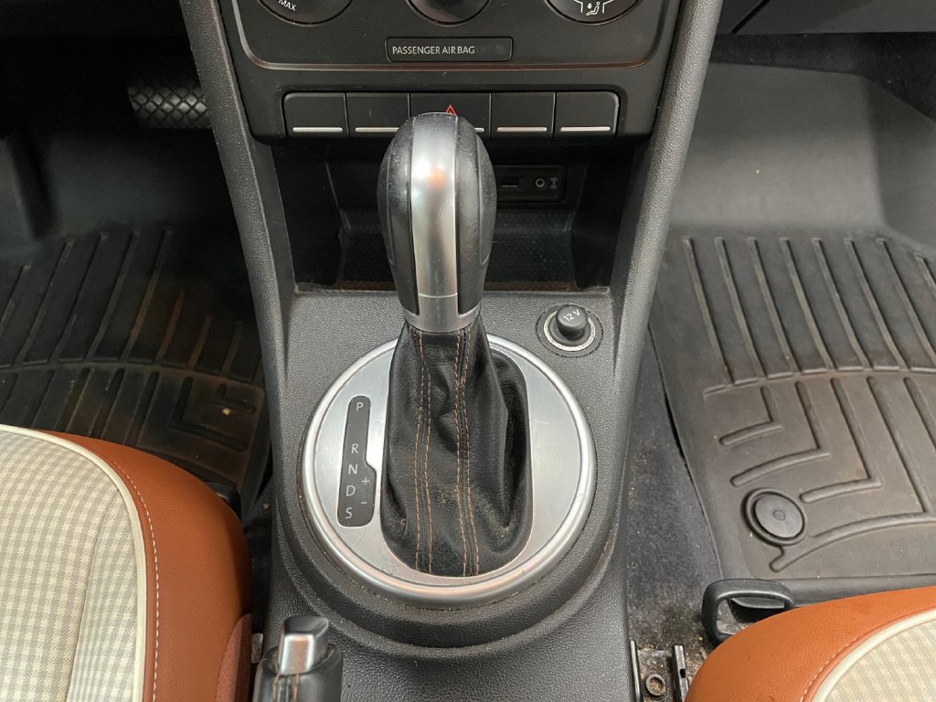 Used 2017 Volkswagen Beetle 1.8T S FWD image 9