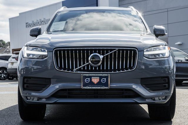 Used 2022 Volvo XC90 T5 Momentum w/ Advanced Package image 2