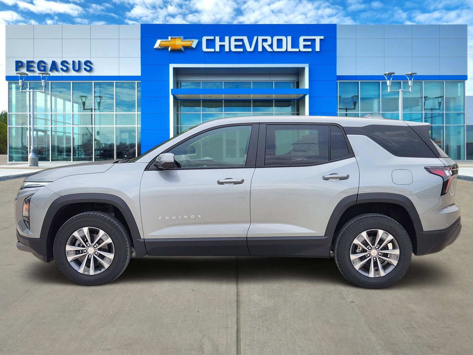 New 2026 Chevrolet Equinox LT w/ Safety and Technology Package FWD image 3