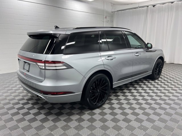 Used 2023 Lincoln Aviator Reserve w/ Equipment Group 201A image 6