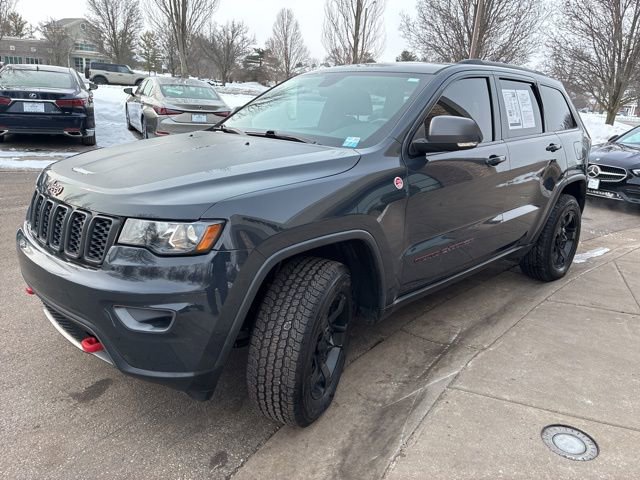 Used 2017 Jeep Grand Cherokee Trailhawk video 2