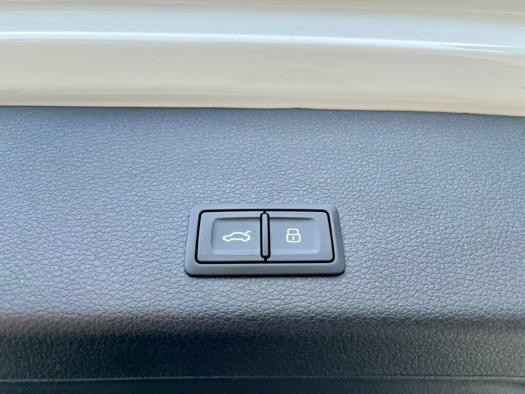 Used 2024 Audi Q8 e-tron Premium Plus w/ Premium Plus Package AWD/4WD image 9