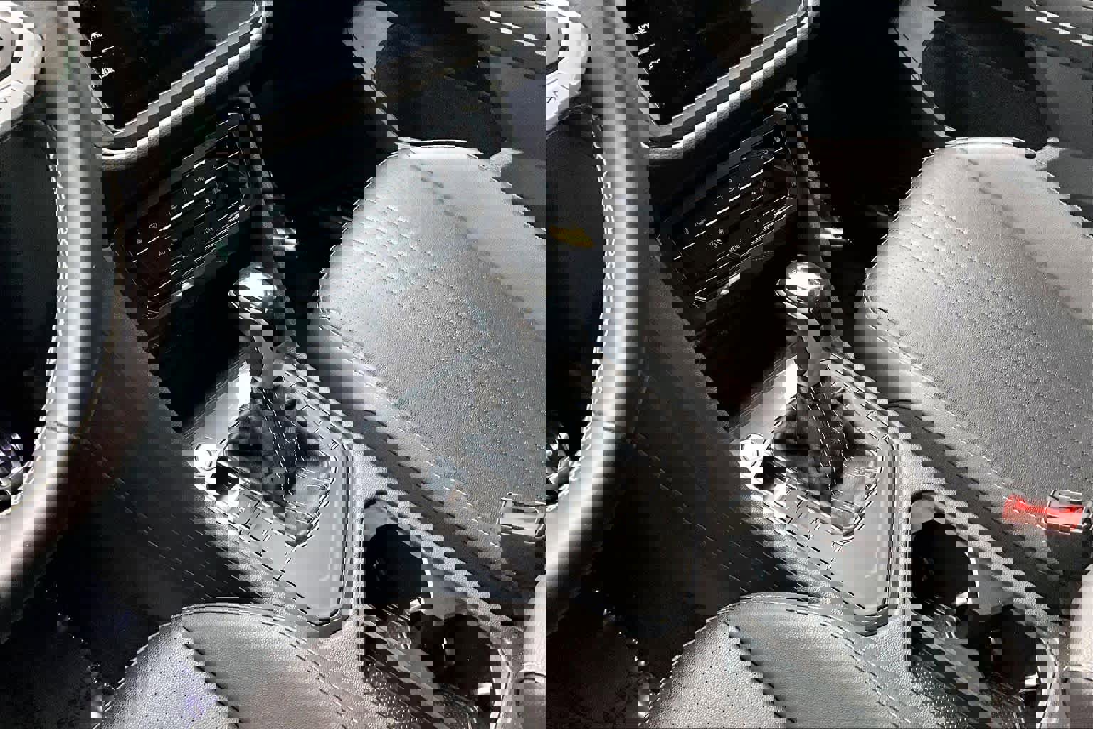 Used 2023 Volkswagen Tiguan SE R-Line image 16