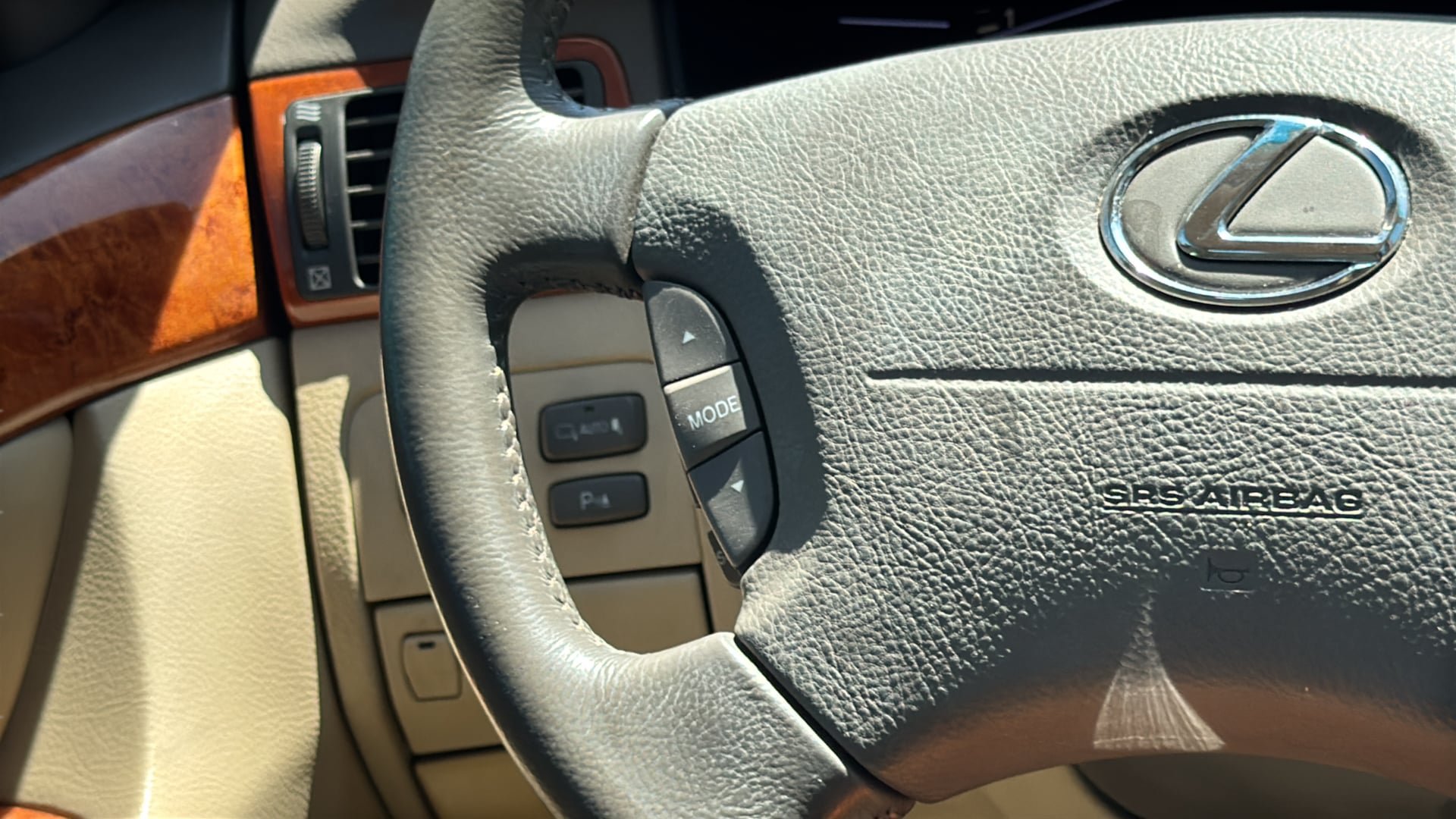 Used 2004 Lexus LS 430 w/ Modern Luxury Pkg RWD image 27