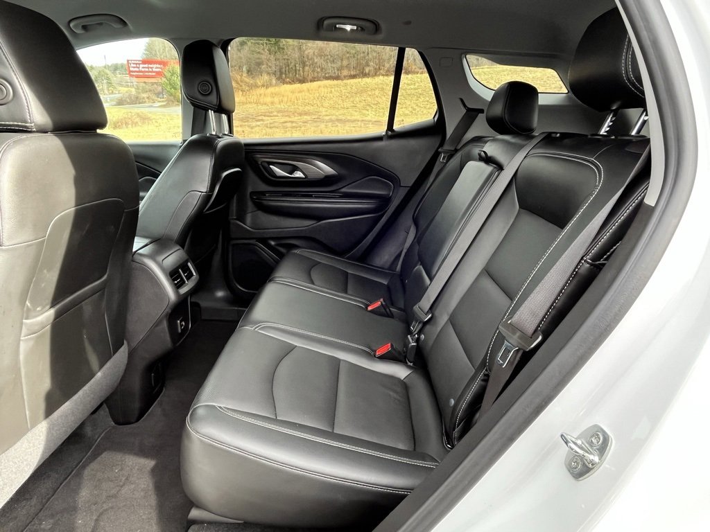 Used 2023 GMC Terrain SLT image 15