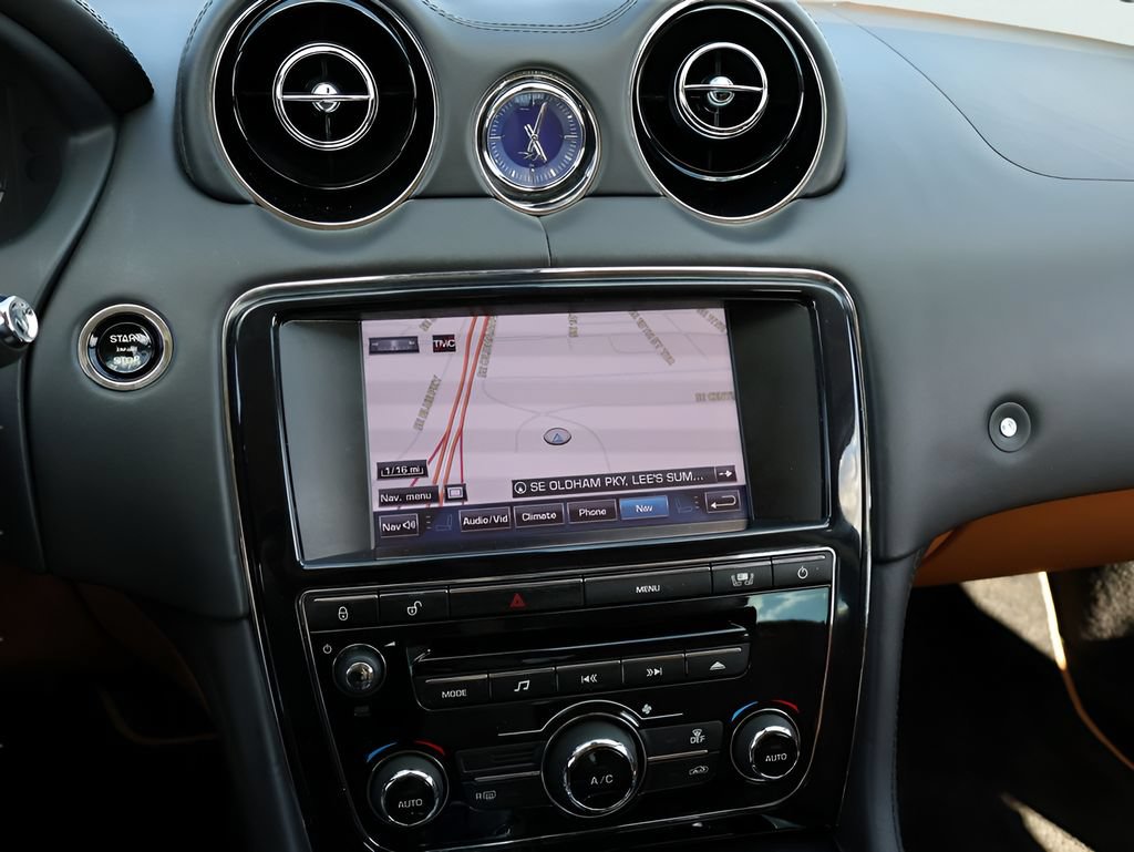 Used 2011 Jaguar XJ L RWD image 21