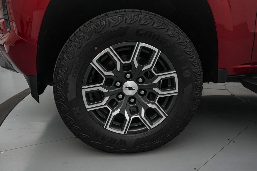 Used 2023 Chevrolet Colorado Z71 w/ Advanced Trailering Package AWD/4WD image 11