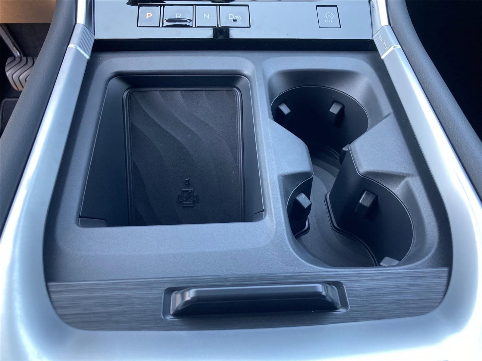 New 2025 Nissan Armada SL w/ Captain's Chari Seat Package image 15