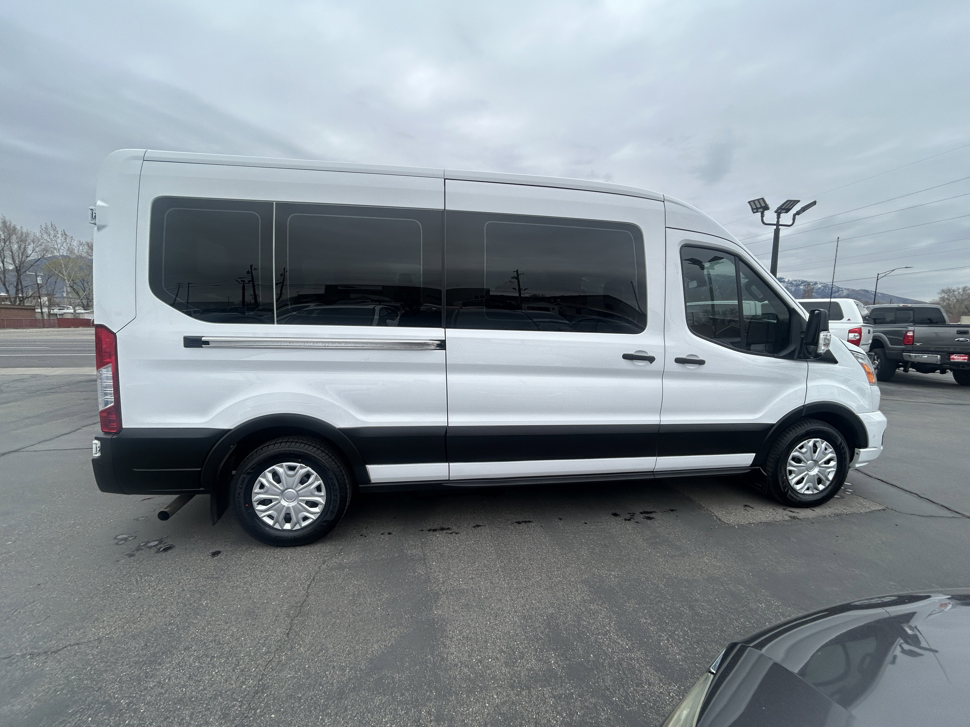 Used 2022 Ford Transit 350 XLT image 5