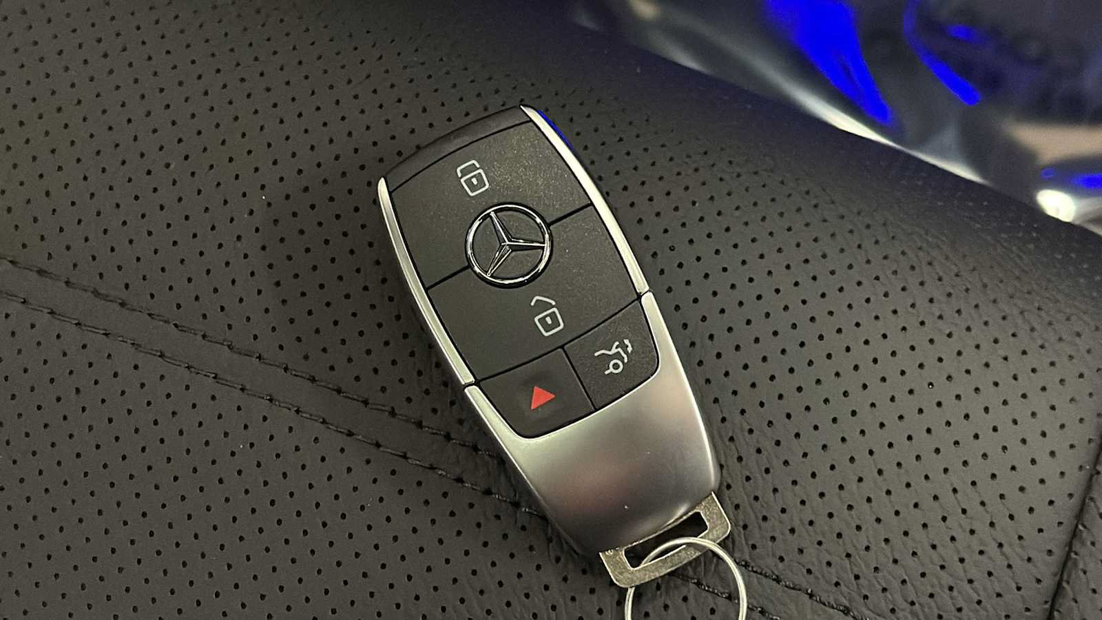 New 2026 Mercedes-Benz GLS 450 4MATIC image 40