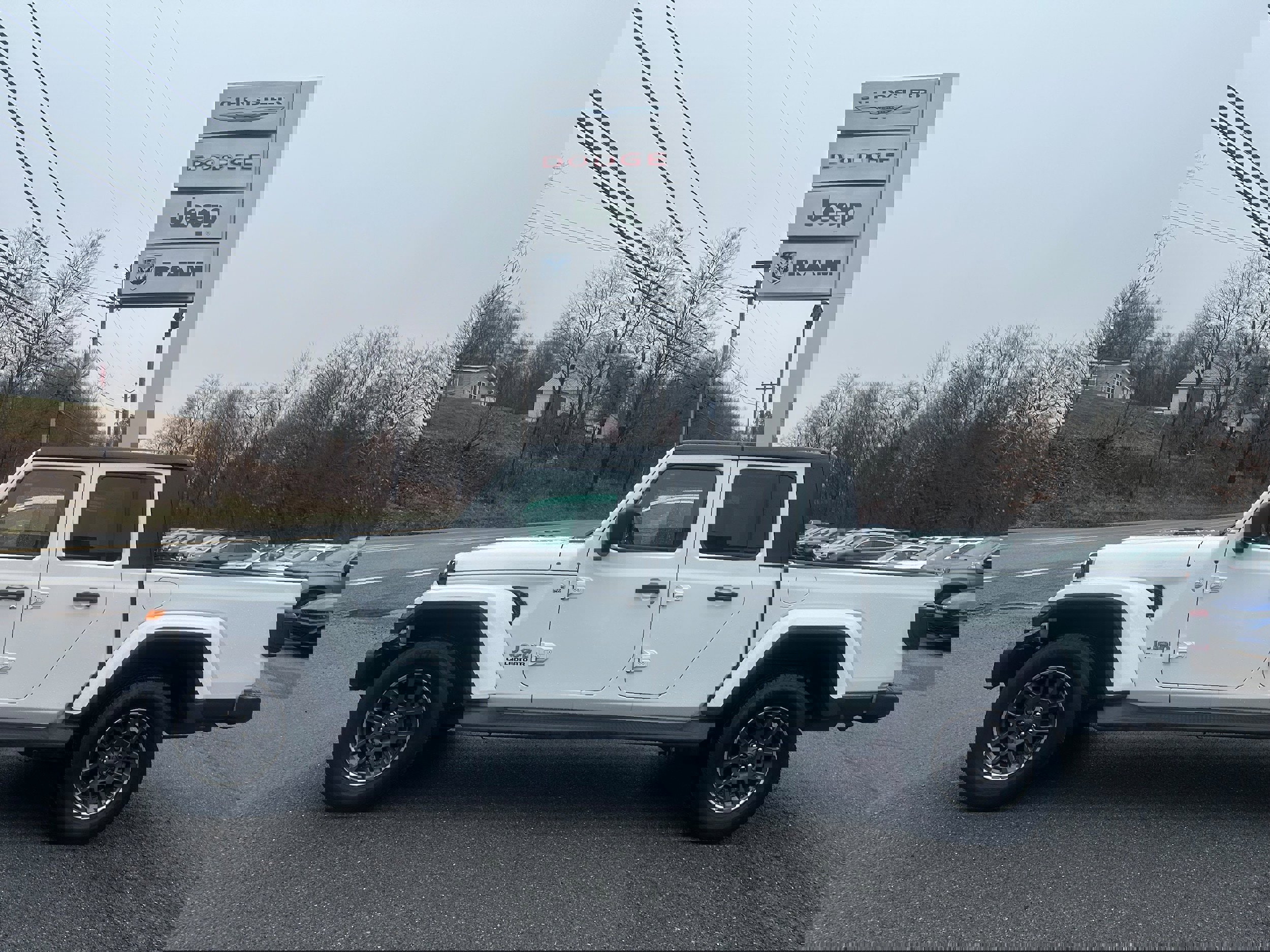 Used 2020 Jeep Gladiator Overland image 43