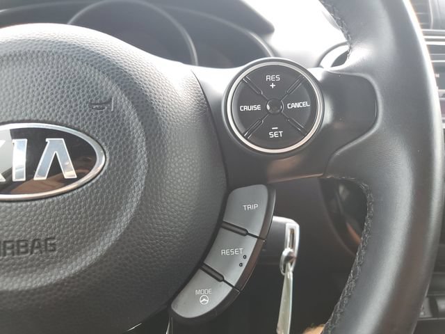 Used 2015 Kia Soul ! FWD image 22