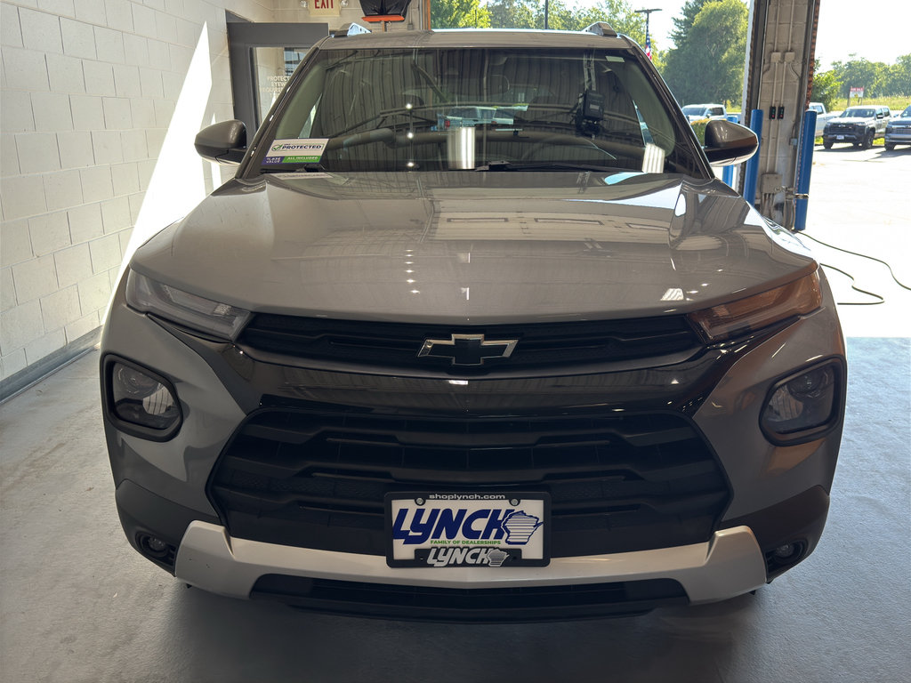 Used 2023 Chevrolet TrailBlazer LT w/ LPO, Blackout Package AWD/4WD image 8