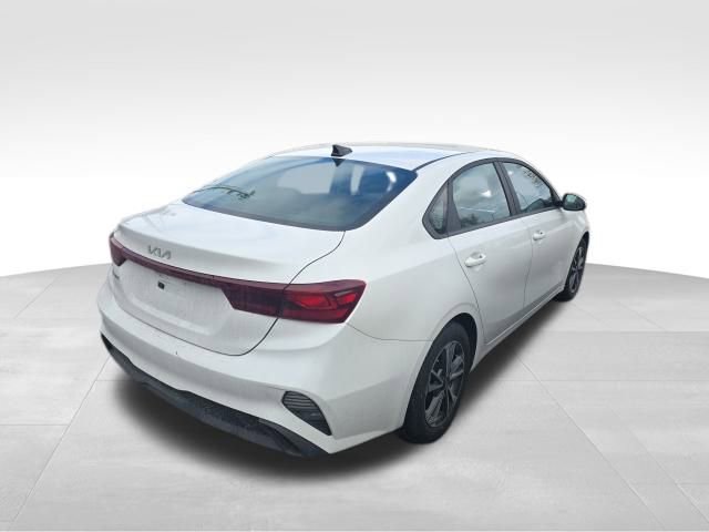 Used 2024 Kia Forte LXS image 7