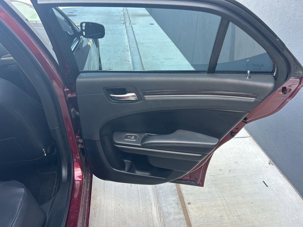 Used 2019 Chrysler 300 Touring w/ Sport Appearance Package image 13