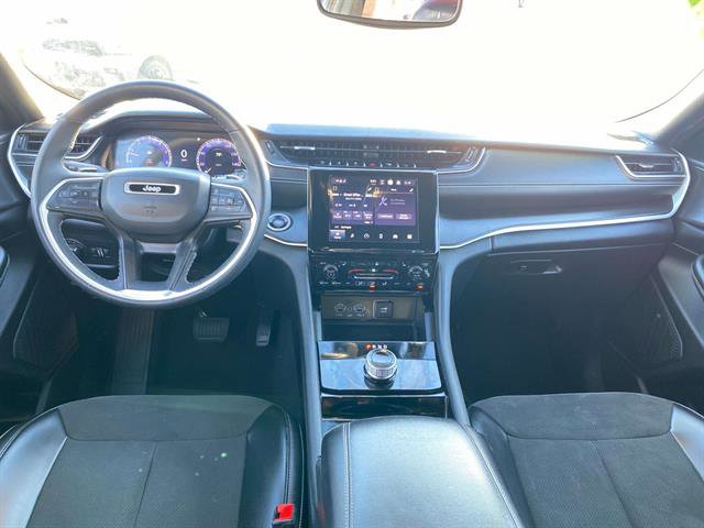 Used 2023 Jeep Grand Cherokee L Laredo image 18