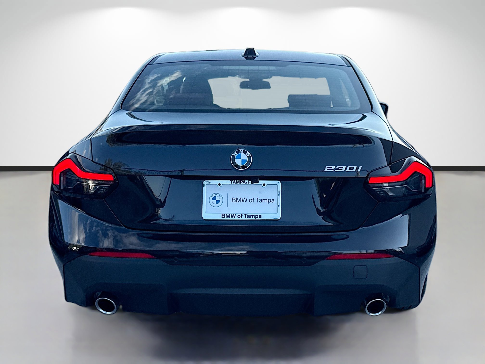 Used 2025 BMW 230i Coupe w/ Convenience Package image 4