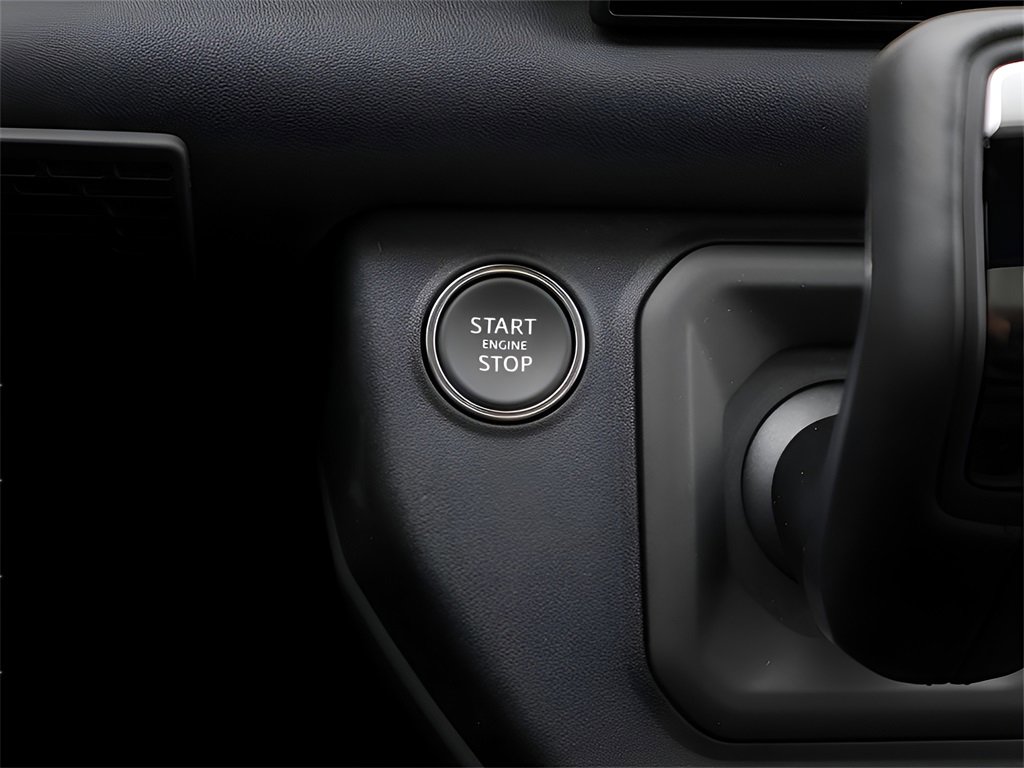 New 2025 Land Rover Defender 90 X-Dynamic SE image 30