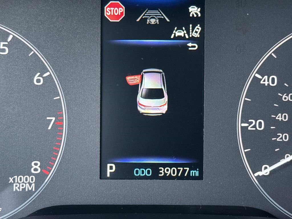 Used 2023 Toyota Corolla LE image 36