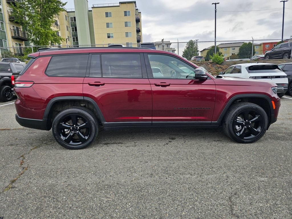 Used 2023 Jeep Grand Cherokee L Laredo AWD/4WD image 9