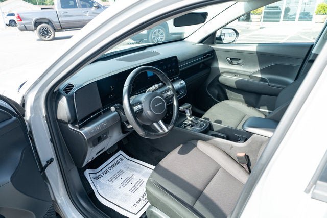 Used 2025 Hyundai Kona SEL AWD/4WD image 16