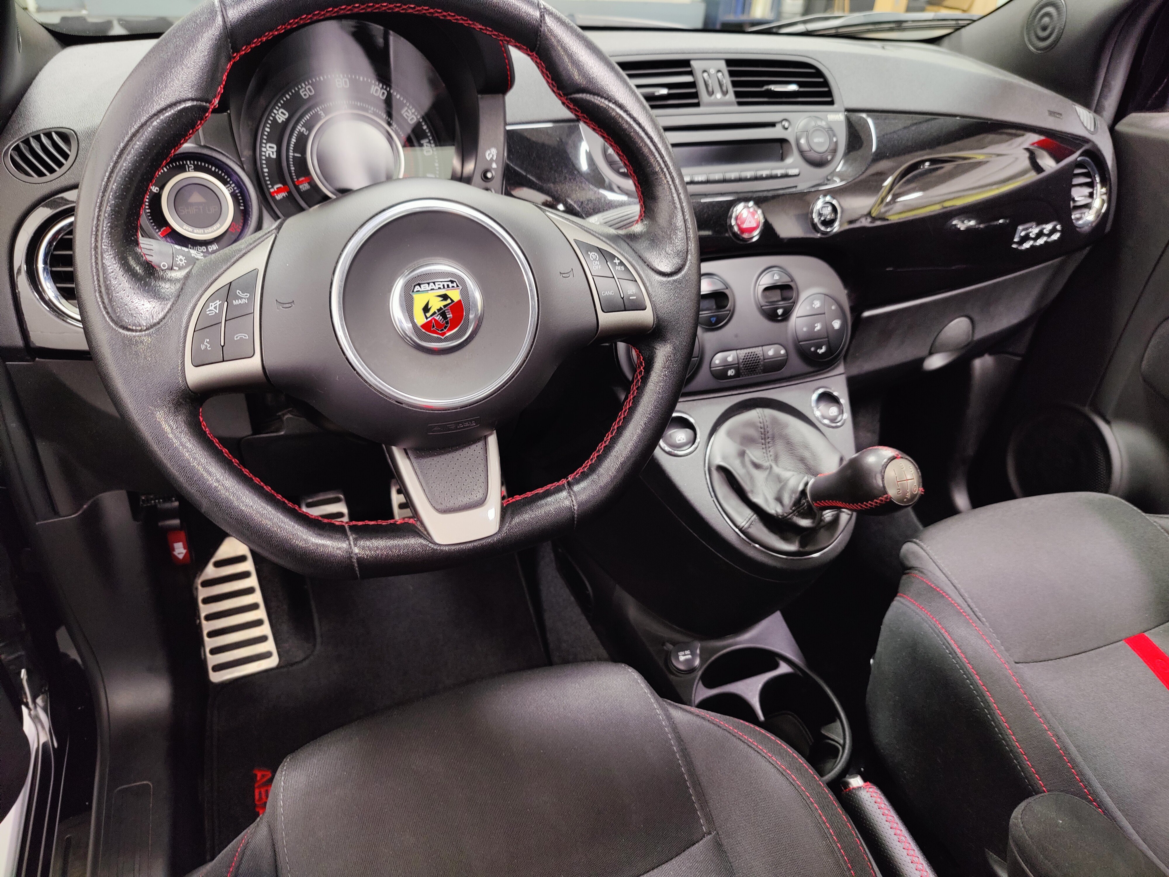 Used 2013 FIAT 500 Abarth w/ Comfort/Convenience Group FWD image 14