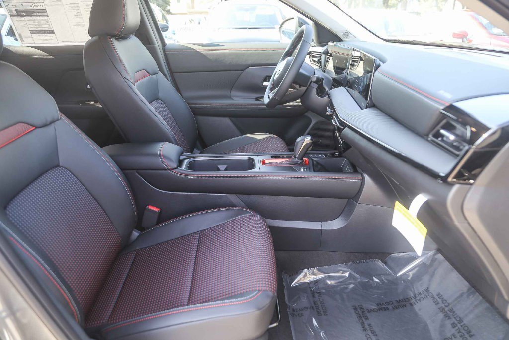 New 2026 Nissan Kicks SR FWD image 16