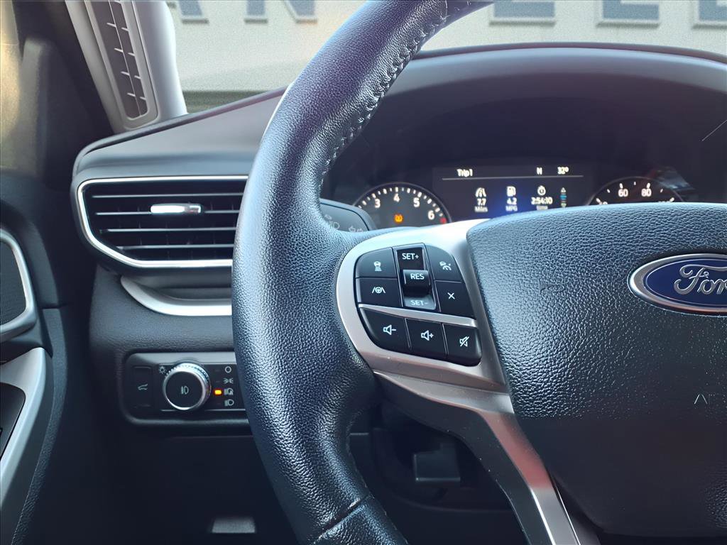 Used 2022 Ford Explorer XLT w/ Equipment Group 202A image 23