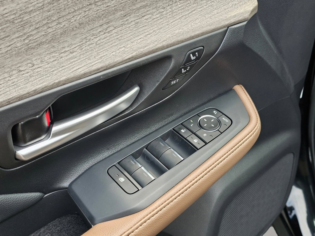 Used 2024 Toyota Grand Highlander Platinum image 30