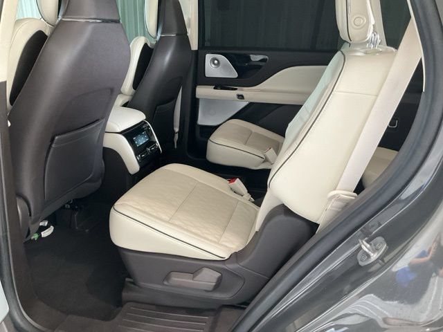 Used 2020 Lincoln Aviator Black Label w/ Class IV Trailer Tow Package AWD/4WD image 19