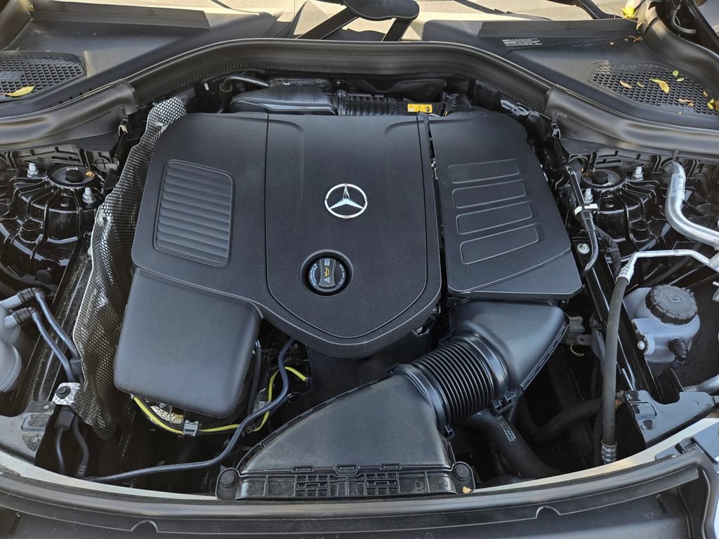 Used 2024 Mercedes-Benz GLC 300 w/ AMG Line image 32