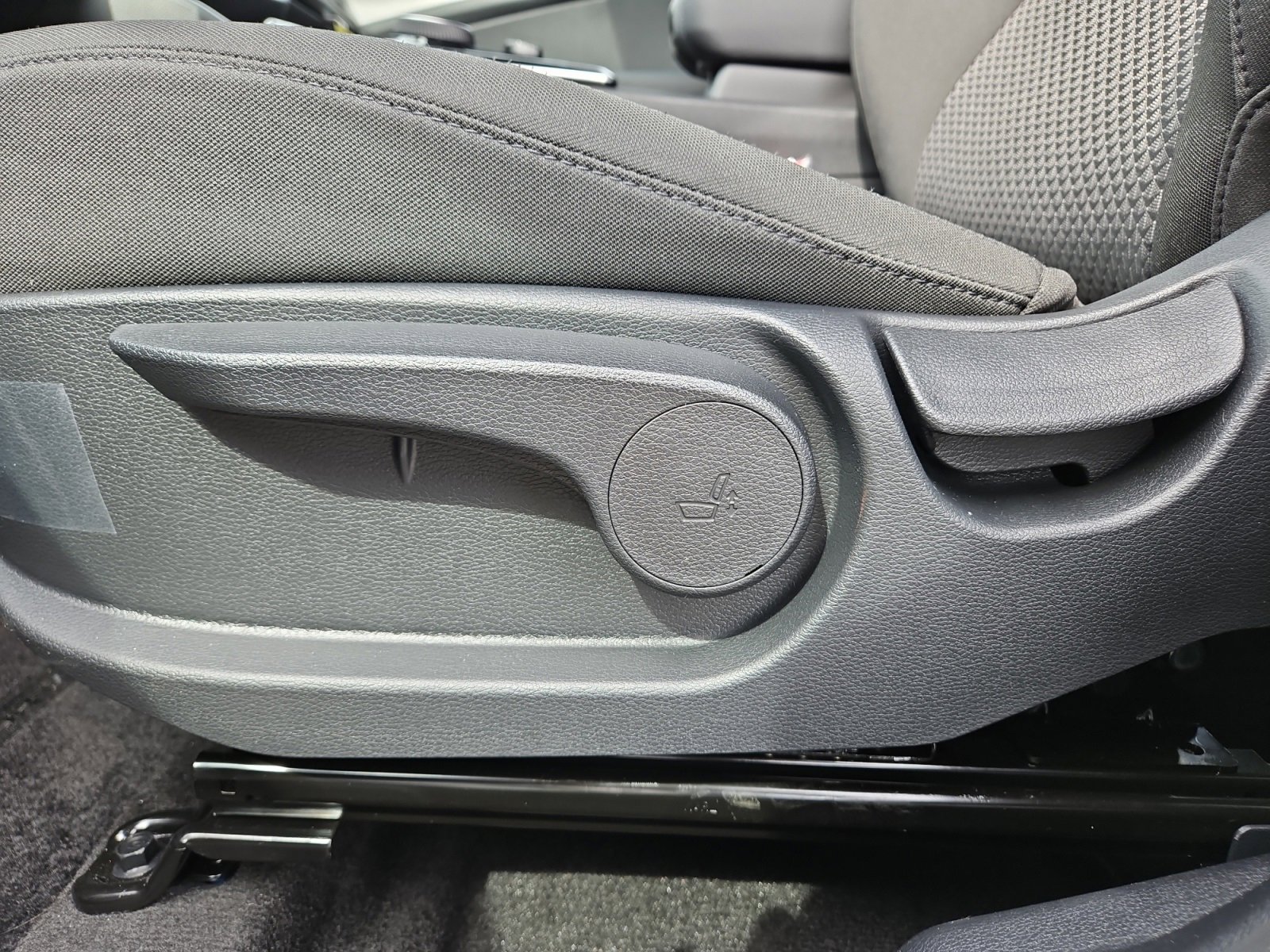 Used 2025 Kia Sportage LX image 20