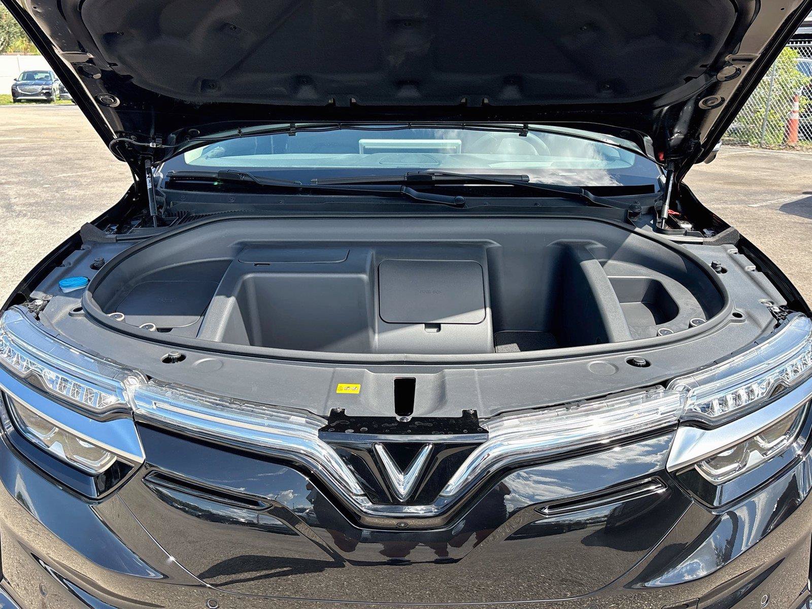 New 2027 VinFast VF 8 Eco AWD/4WD image 29
