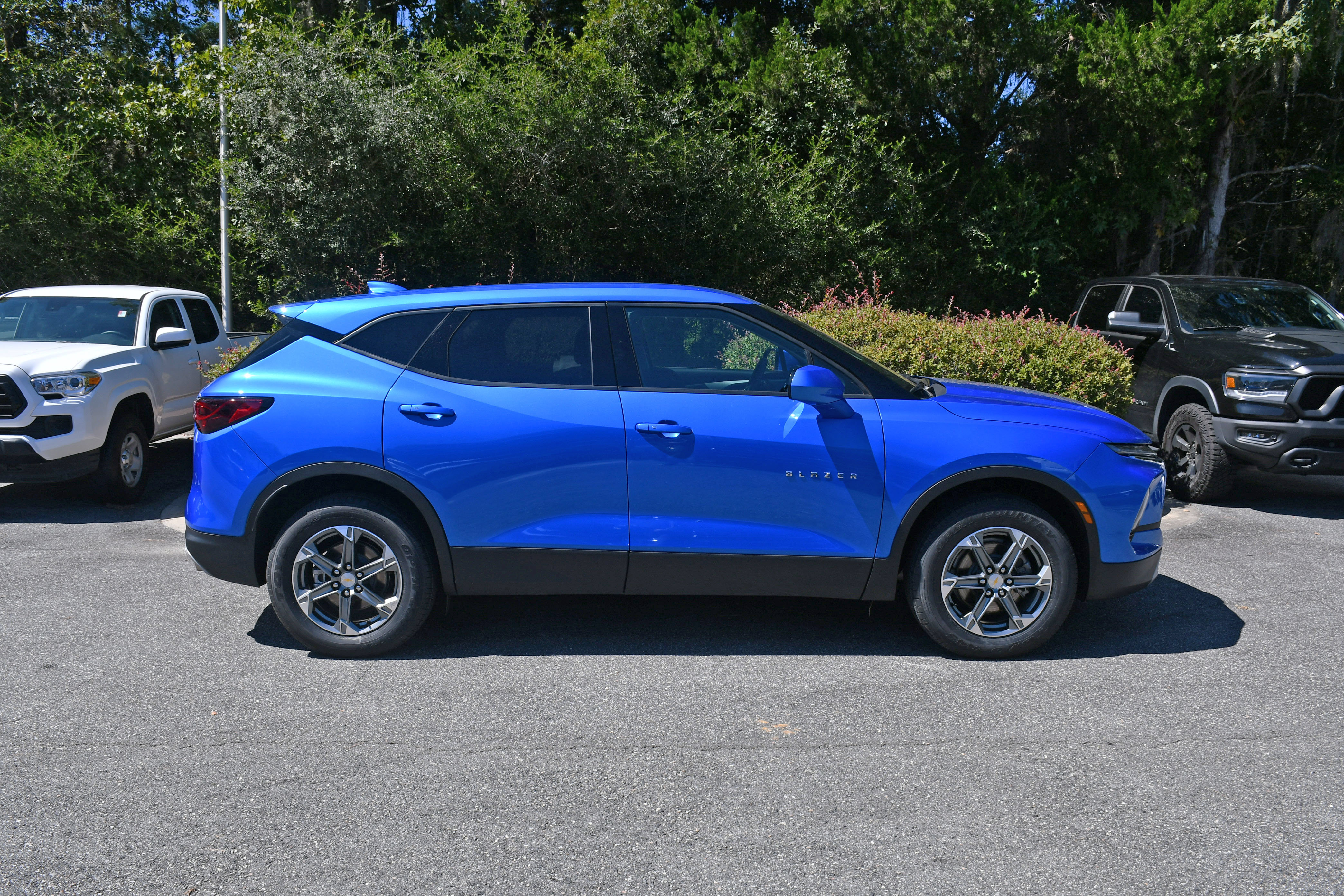 Used 2025 Chevrolet Blazer LT AWD/4WD image 5