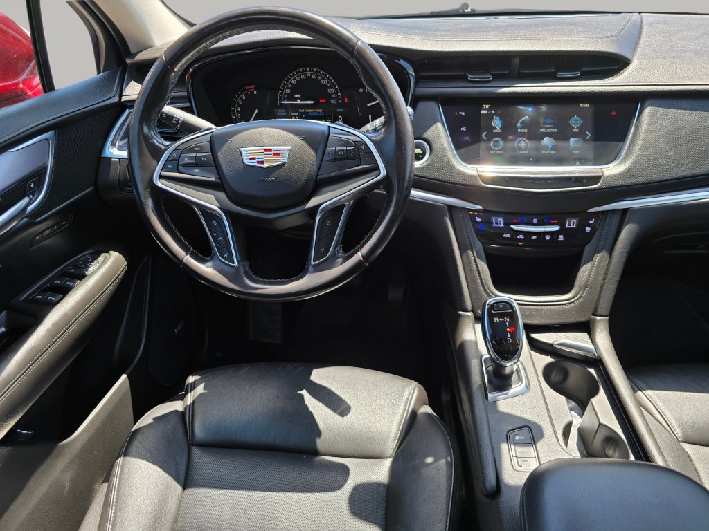Used 2018 Cadillac XT5 Premium Luxury w/ Driver Assist Package AWD/4WD image 3