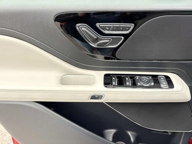 New 2026 Lincoln Aviator AWD w/ Jet Appearance Package image 20
