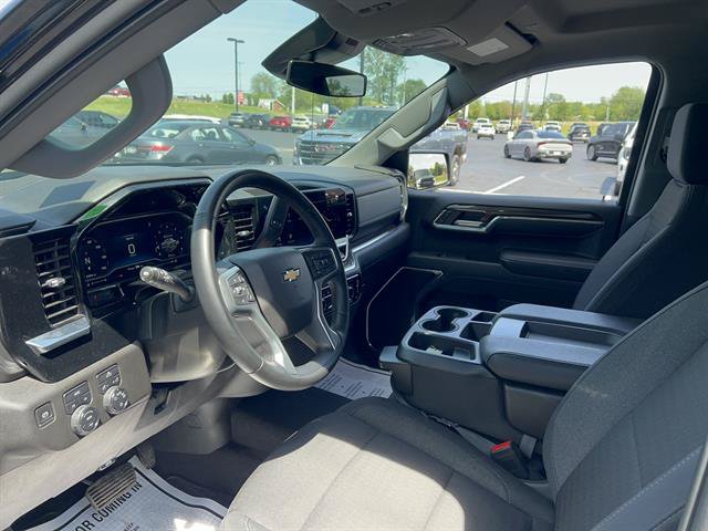 Used 2024 Chevrolet Silverado 1500 LT AWD/4WD image 11