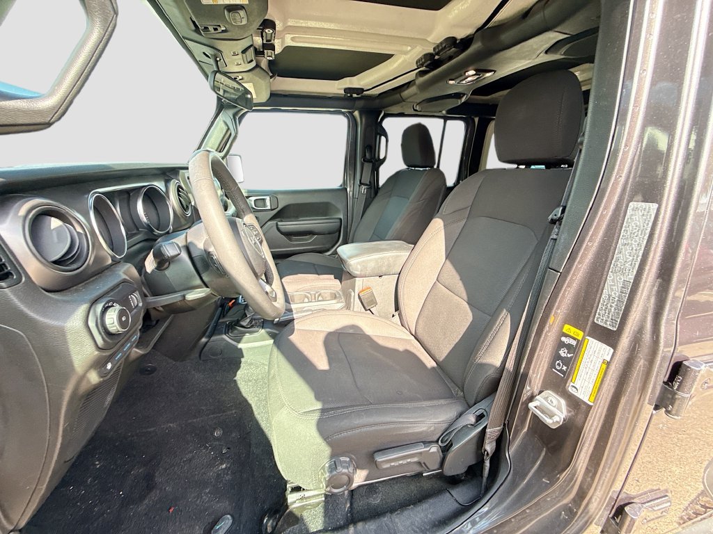 Certified 2023 Jeep Wrangler Unlimited w/ Convenience Group AWD/4WD image 23