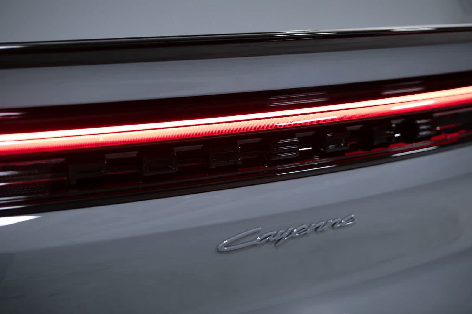 New 2026 Porsche Cayenne Coupe AWD/4WD image 19