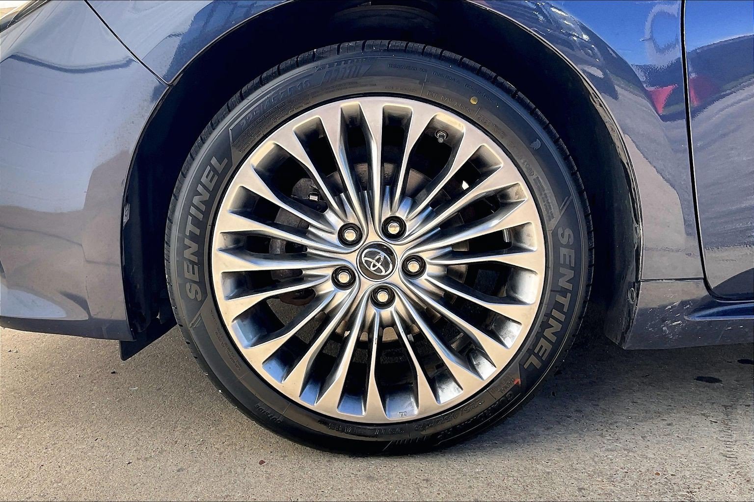 Used 2016 Toyota Avalon Limited FWD image 11