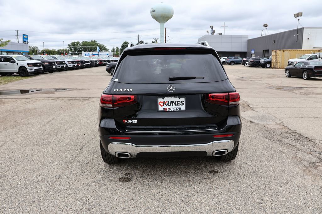 Used 2021 Mercedes-Benz GLB 250 GLB 250 image 8