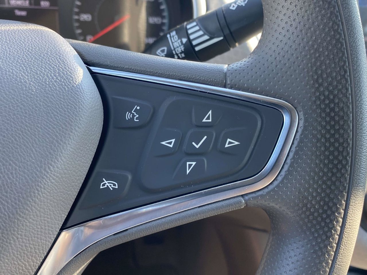 Used 2023 Chevrolet Malibu LS FWD image 30
