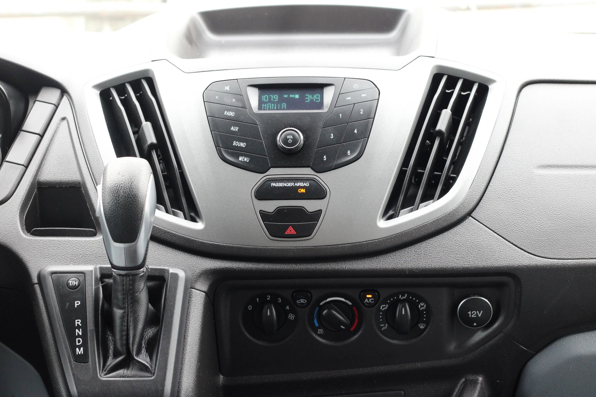 Used 2015 Ford Transit 150 130 Low Roof w/ Exterior Upgrade Package RWD image 16